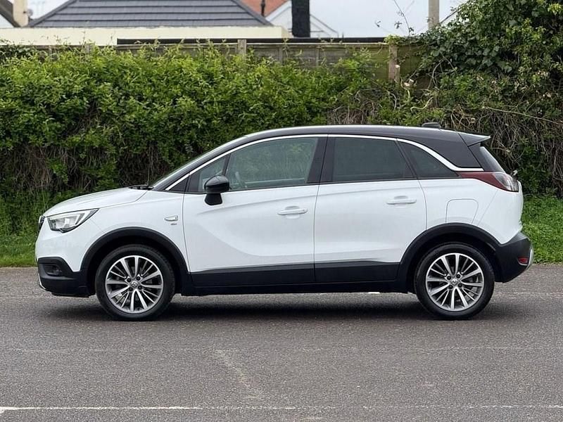 Used Vauxhall Crossland X Elite 130 HP (95 kW) 2017 White SUV