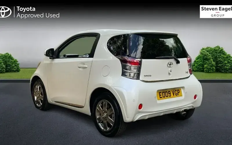 Used Toyota iQ 69 HP (50 kW) 2014 Hatchback