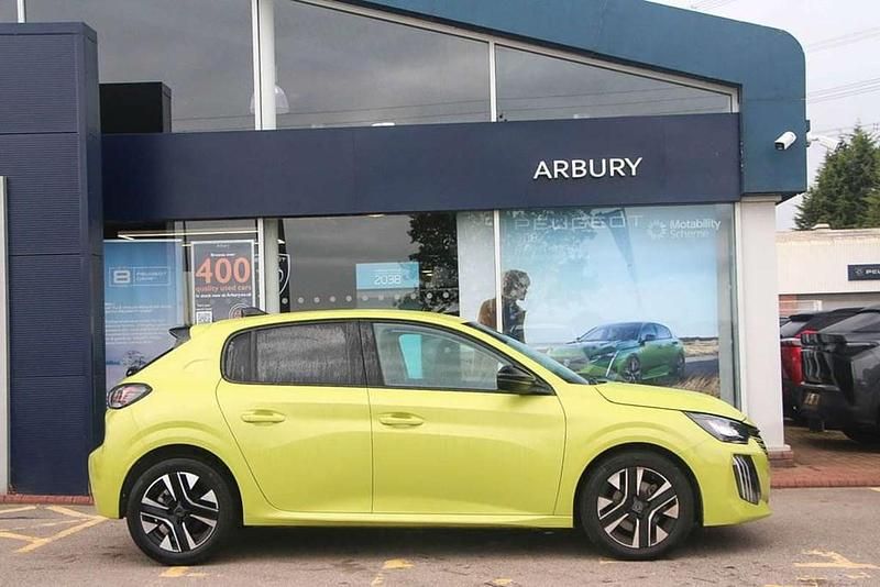 Used Peugeot 208 Allure 101 HP (74 kW) 2025 Yellow Hatchback