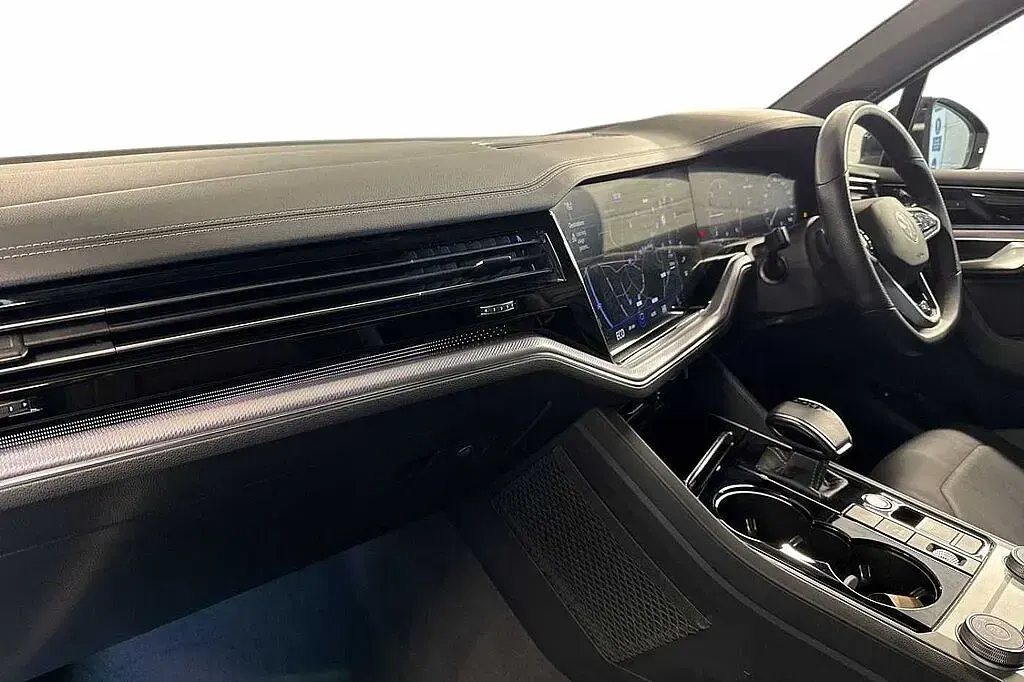 Used VW Touareg Black Edition 286 HP (210 kW) 2023 Black SUV