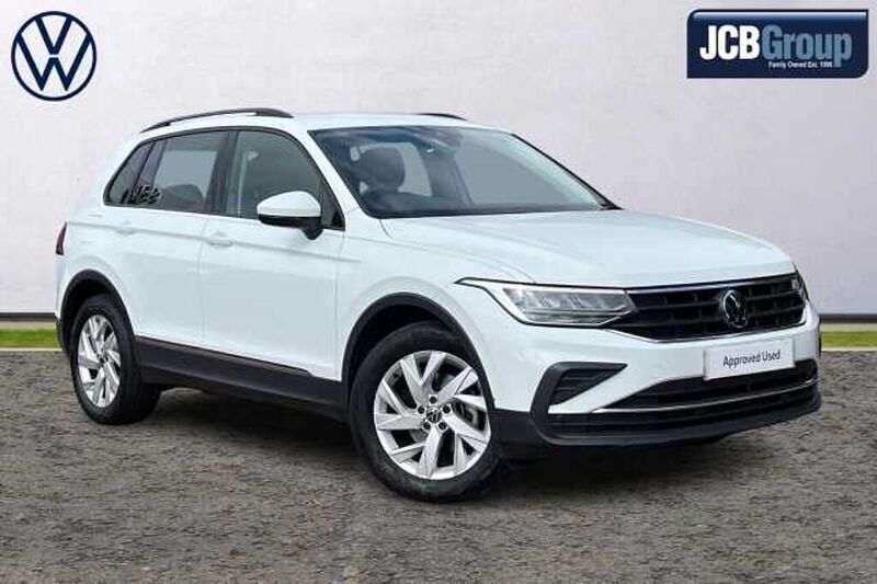 Used 2023 VW Tiguan Life SUV | £24,050 (Fair price) - Image 1/4