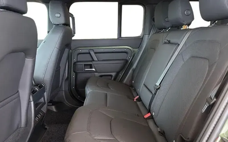 New Land Rover Defender SE Dynamic 249 HP (183 kW) 2025 SUV