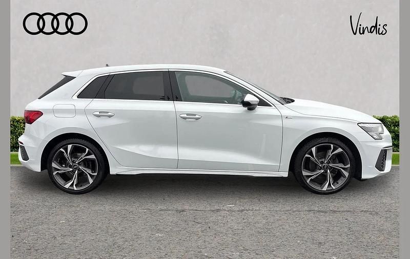 Used Audi A3 S-Line 147 HP (108 kW) 2023 White Hatchback