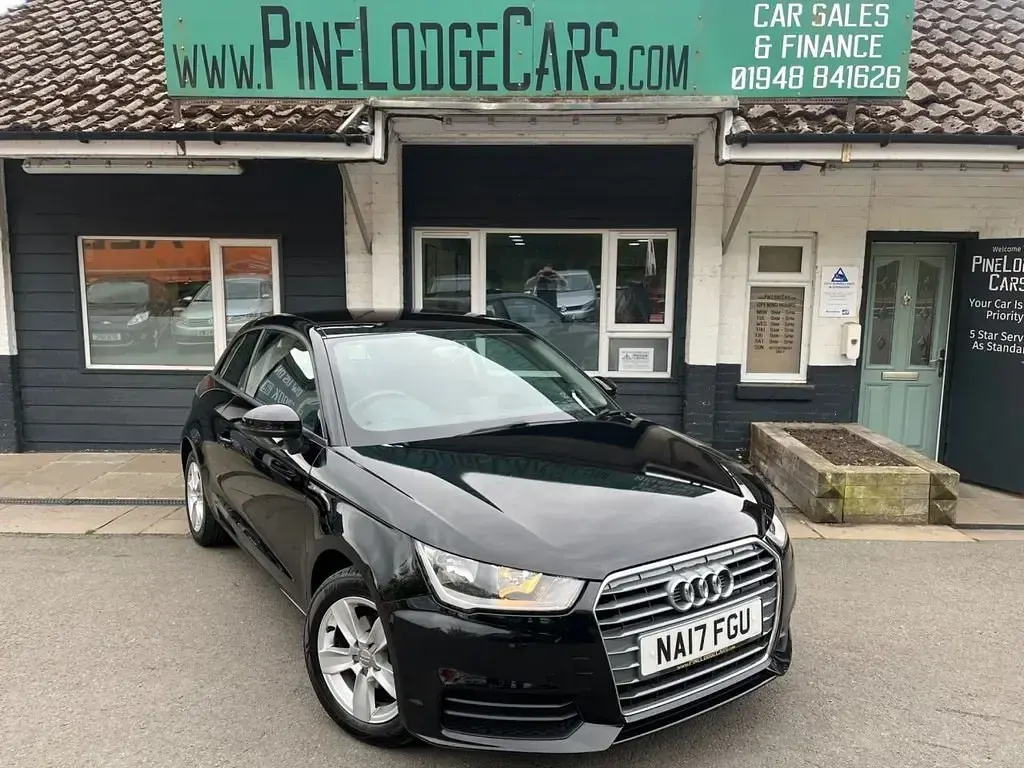 Usado Audi A1 Design 95 HP (69 kW) 2017 Preto Citadino