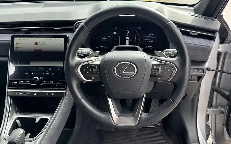 Used Lexus LBX 136 HP (100 kW) 2024 Other SUV