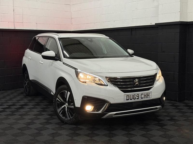 Used Peugeot 5008 Allure 130 HP (95 kW) 2019 White Hatchback