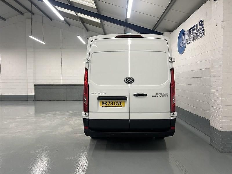 Used Maxus V90 163 HP (119 kW) 2023 White Van