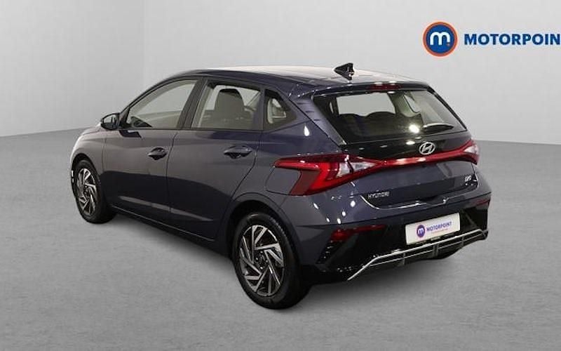 Used Hyundai i20 Advanced 101 HP (74 kW) 2024 Grey Hatchback