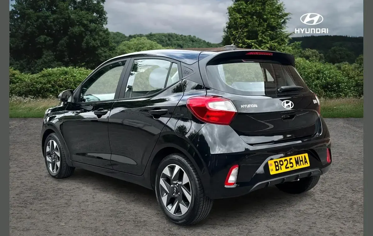 Used Hyundai i10 Advanced 61 HP (44 kW) 2025 Black Hatchback