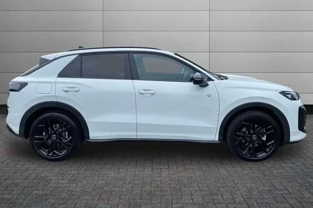 New VW T-Roc R-line 150 HP (110 kW) 2026 Pure white SUV