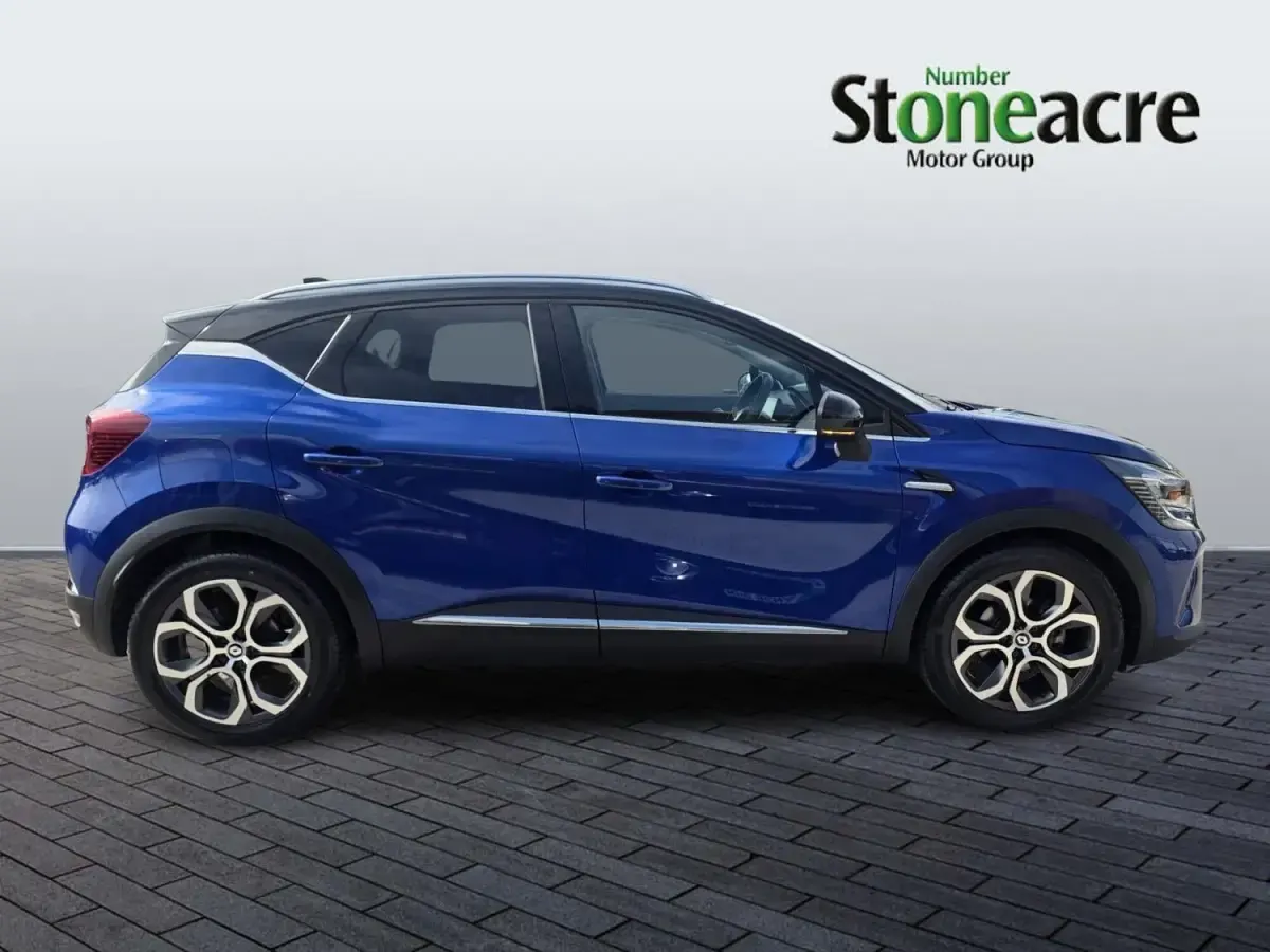 Second-hand Renault Captur Techno 143 CP (105 kW) 2022 Albastru SUV