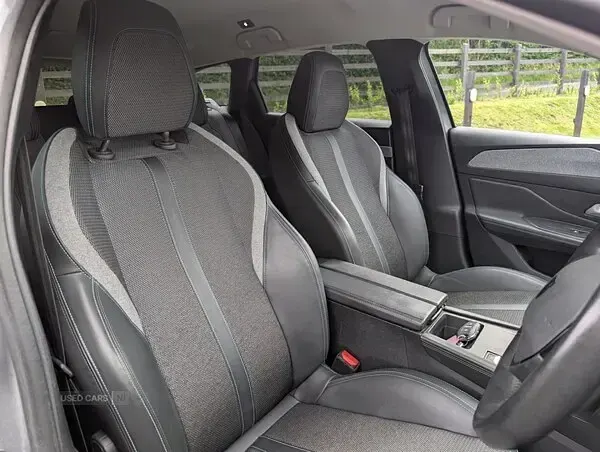 Used Peugeot 308 Allure Premium 130 HP (95 kW) 2023