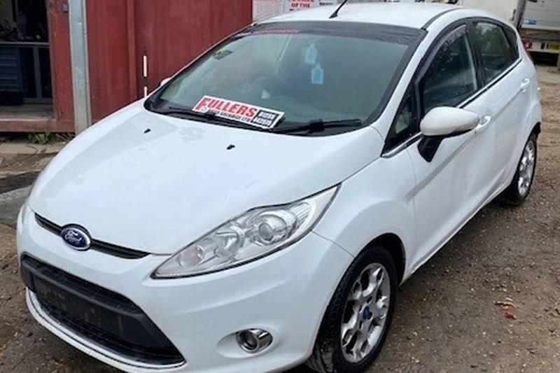 Used Ford Fiesta Zetec 82 HP (60 kW) 2012 White Hatchback