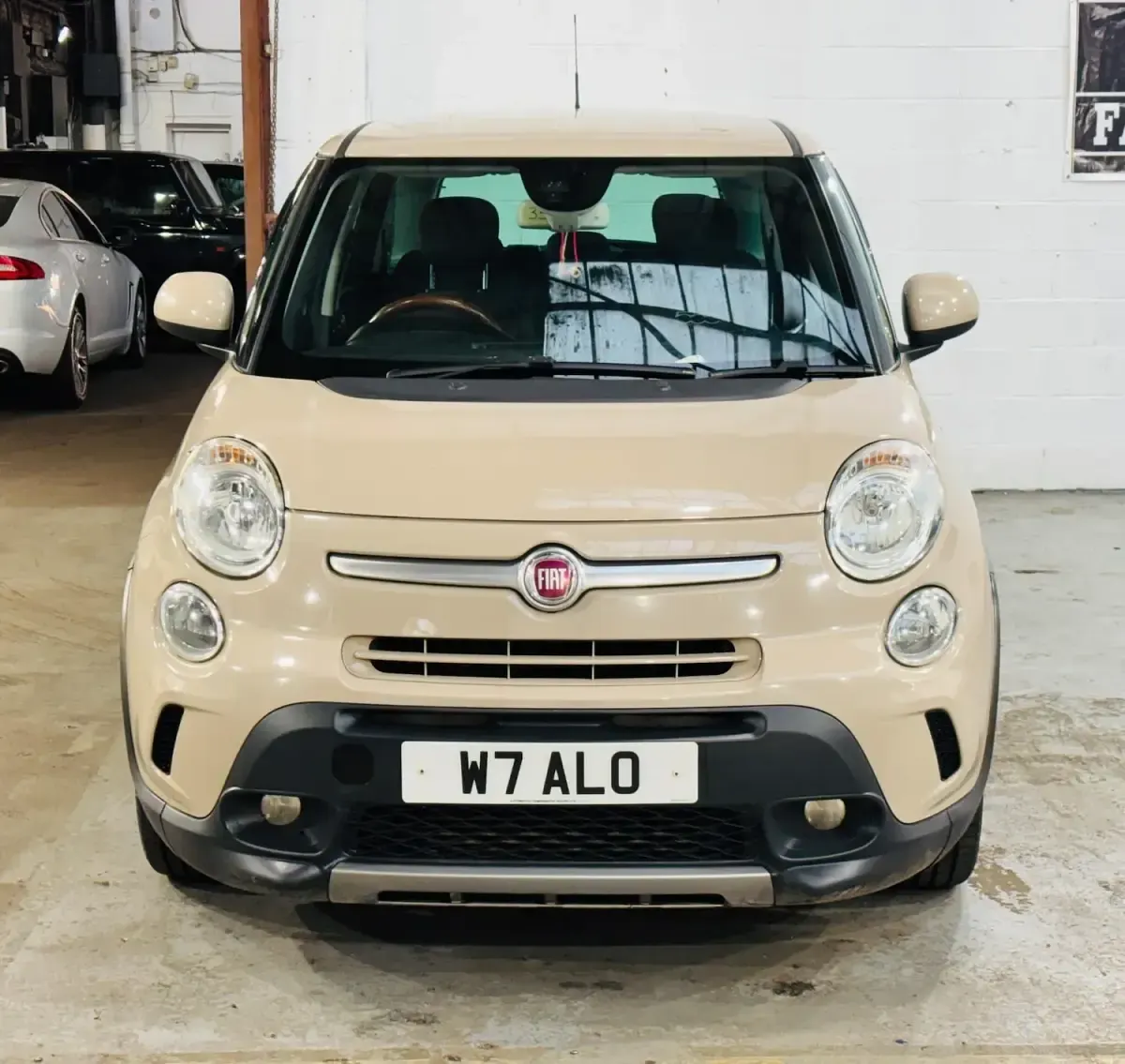 Used Fiat 500L Trekking 85 HP (62 kW) 2013 Beige MPV