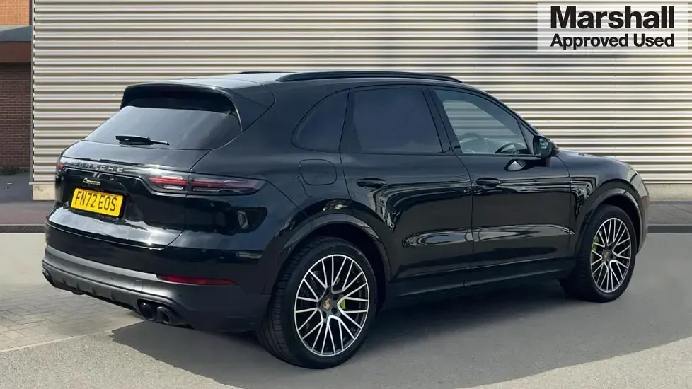Used Porsche Cayenne Platinum Edition 462 HP (339 kW) 2022 Black SUV