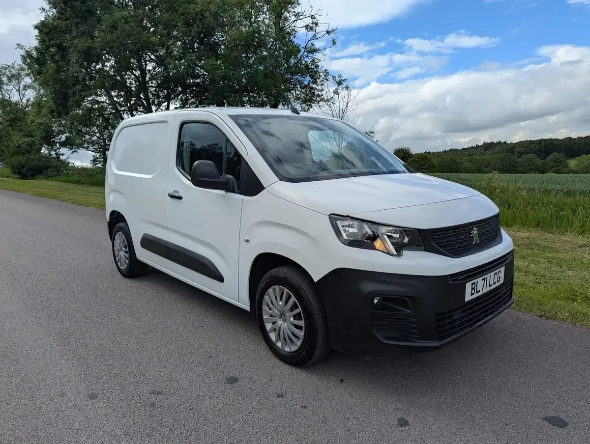 Used Peugeot Partner Premium 2021 White MPV