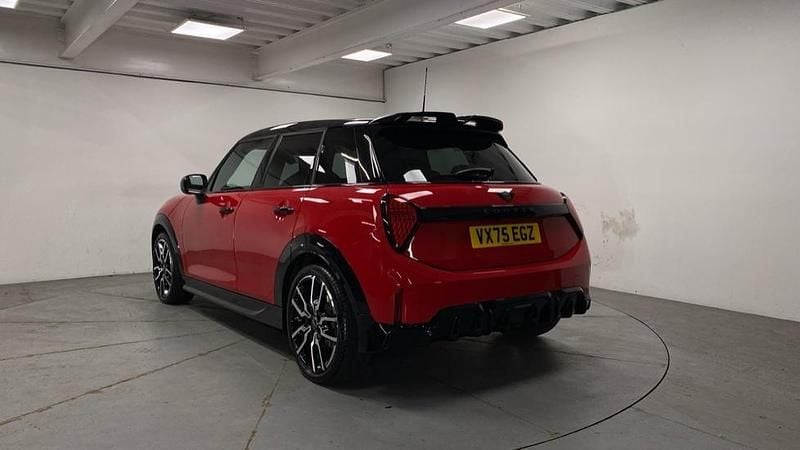 Usado Mini Cooper Hatch 113 kW (154 HP) 2025 Vermelho Citadino