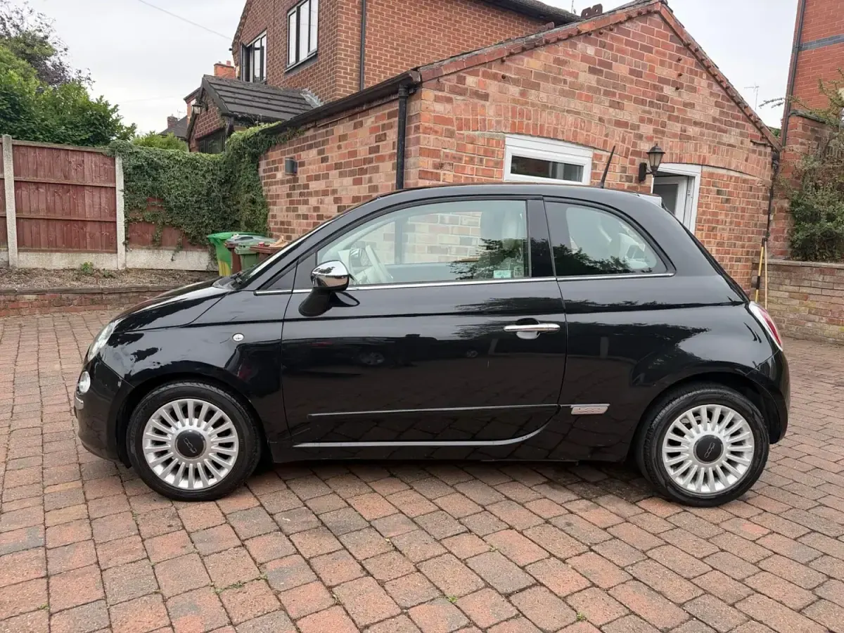 Used Fiat 500 Lounge 85 HP (62 kW) 2013 Black Hatchback