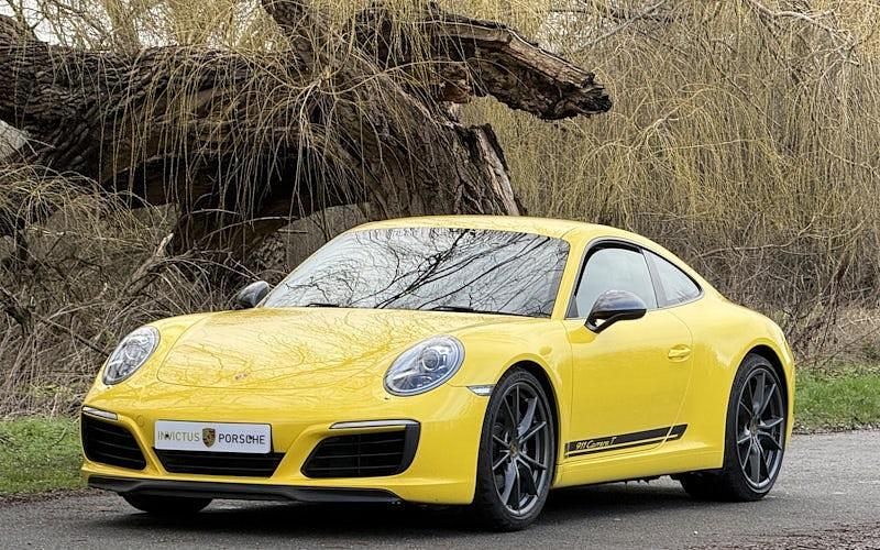 Used Porsche 911 370 HP (272 kW) 2018 Yellow Coupe