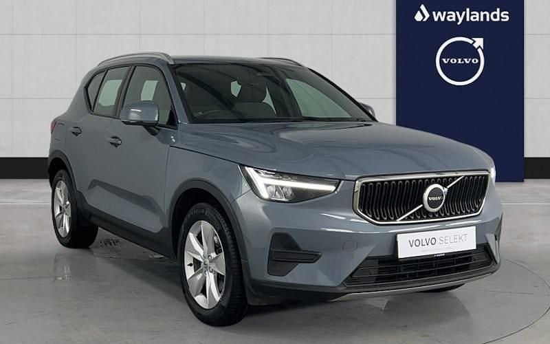 Used 2025 Volvo XC40 Core SUV | £23,300 (Good price) - Image 1/4
