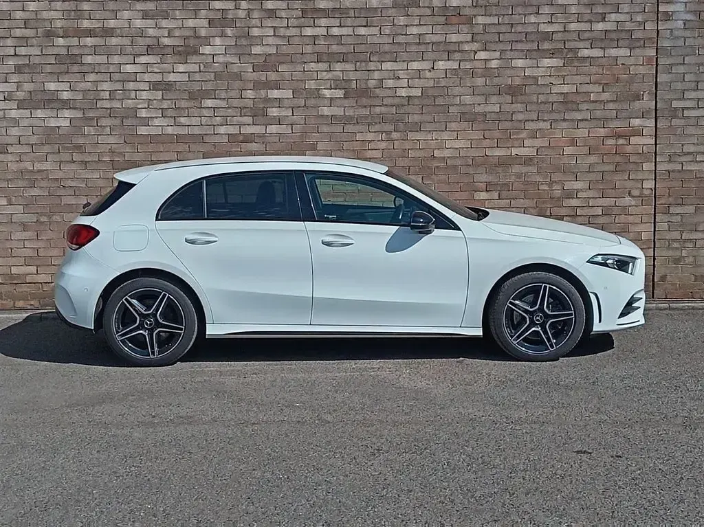 Used Mercedes A250 Executive 218 HP (160 kW) 2021 White Hatchback