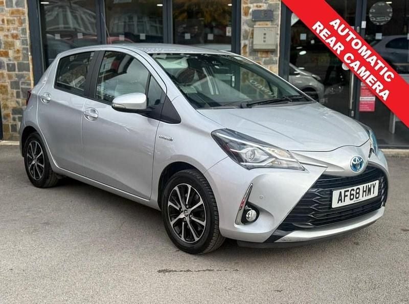 Silver Used 2018 Toyota Yaris Hybrid Hatchback | £10,500 (Fair price) - Image 1/4