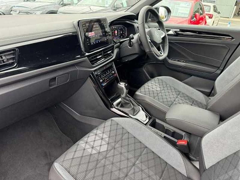 Used VW T-Roc Black Edition 150 HP (110 kW) 2025 Red SUV