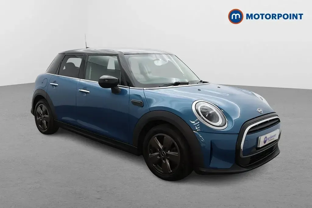 Begagnad Mini Cooper Classic 136 HK (100 kW) 2022 Halvkombi
