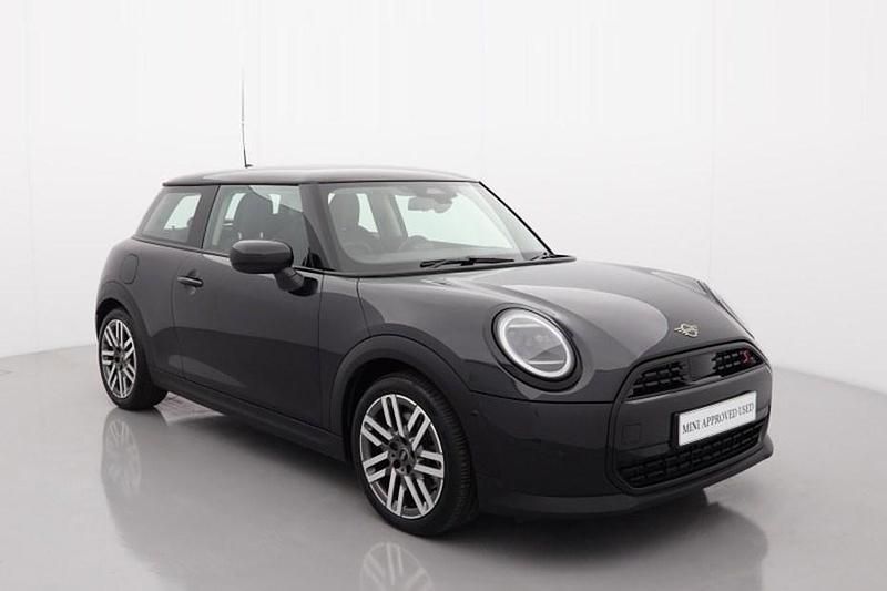 Black Used 2024 Mini Cooper Classic Hatchback | £24,990 (Super price) - Image 1/1
