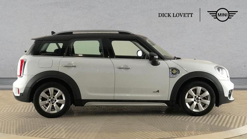 Used Mini Cooper S Countryman 221 HP (162 kW) 2018 White SUV