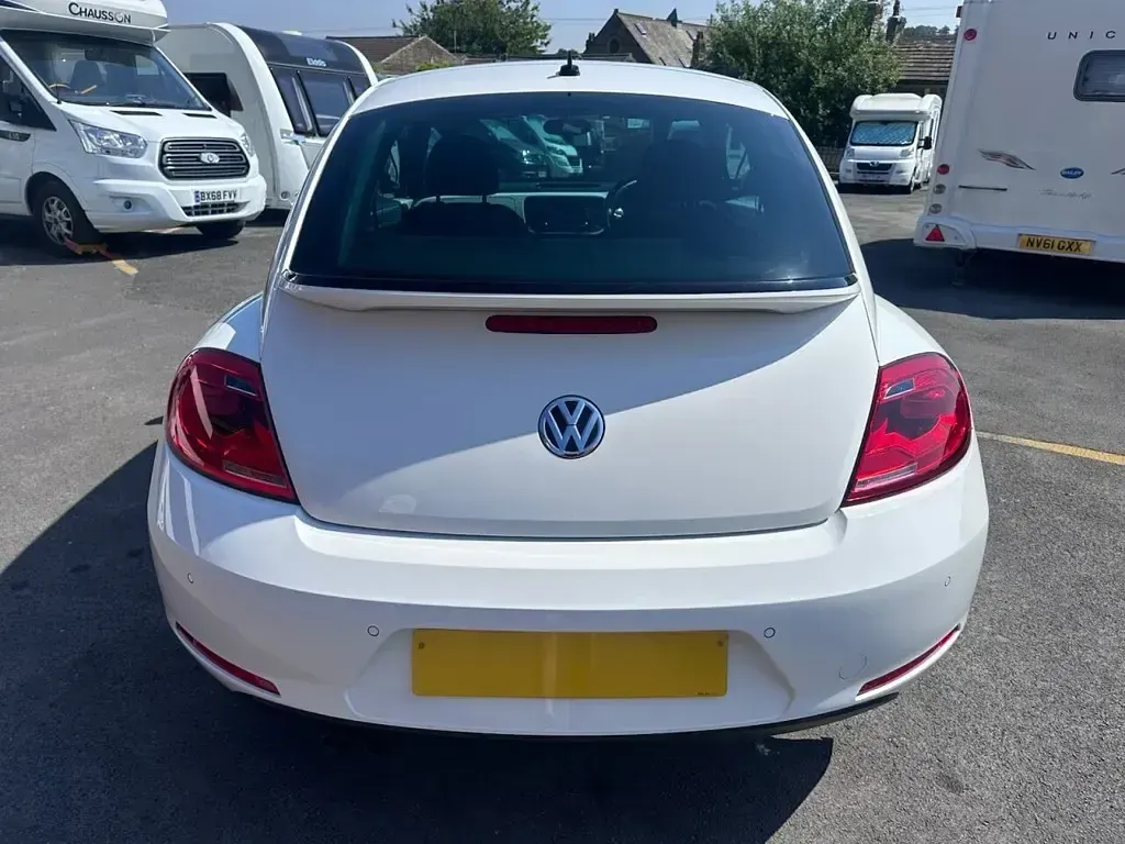 Used VW Beetle Sport 140 HP (102 kW) 2013 White Hatchback