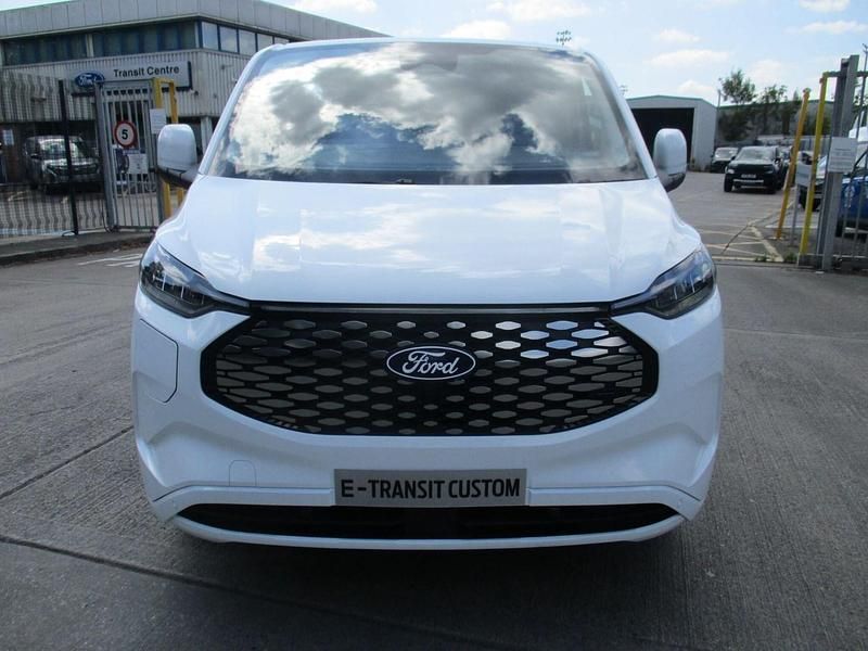 Ny Ford Transit Limited 100 kW (136 HK) 2025 Vit Van
