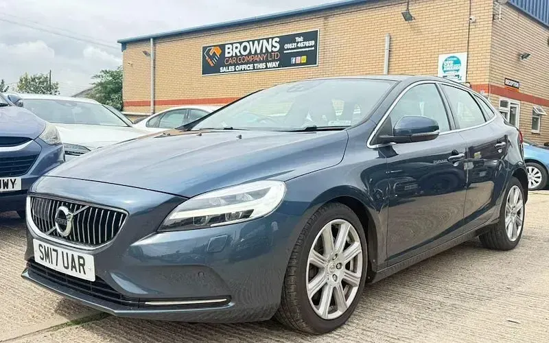 Used Volvo V40 Inscription 152 HP (111 kW) 2019 Hatchback