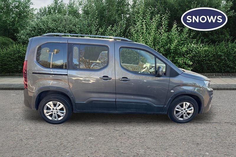 Second-hand Peugeot Rifter Allure Premium 102 CP (75 kW) 2021 Gri Monovolum