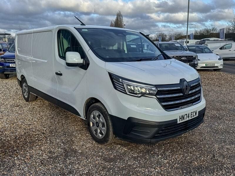 Used Renault Trafic 2024 White MPV