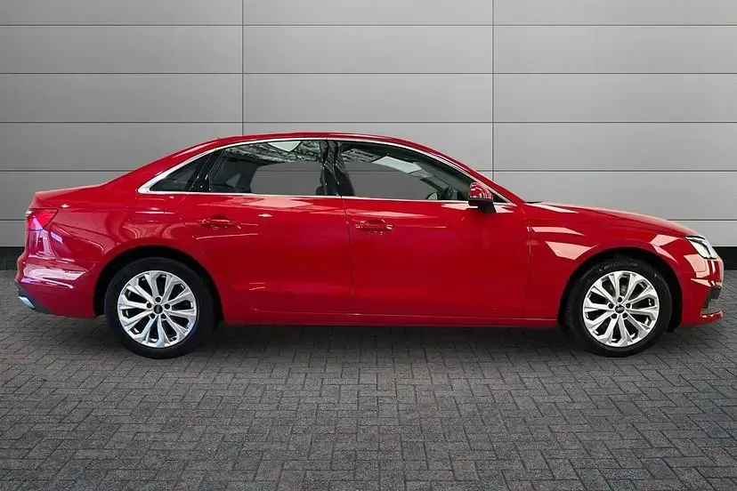 Used Audi A4 Comfort 148 HP (108 kW) 2022 Red Sedan