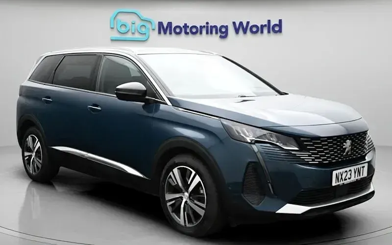 Używany Peugeot 5008 Active+ 131 KM (96 kW) 2023 SUV