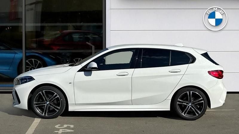 Usado BMW 118 M Sport 134 HP (98 kW) 2023 Branco Citadino
