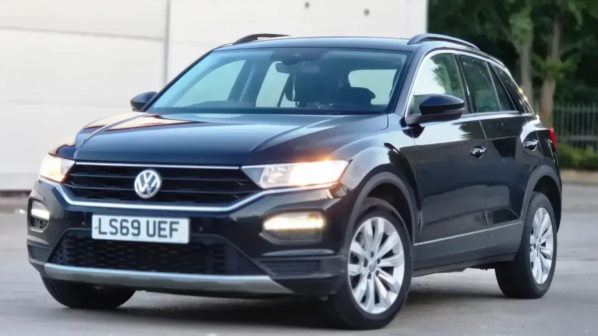 Used VW T-Roc SE 150 HP (110 kW) 2019 Black SUV
