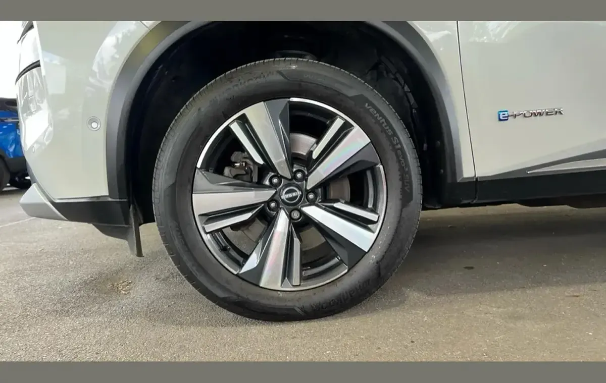 Used Nissan X-Trail Tekna 210 HP (154 kW) 2024 White SUV