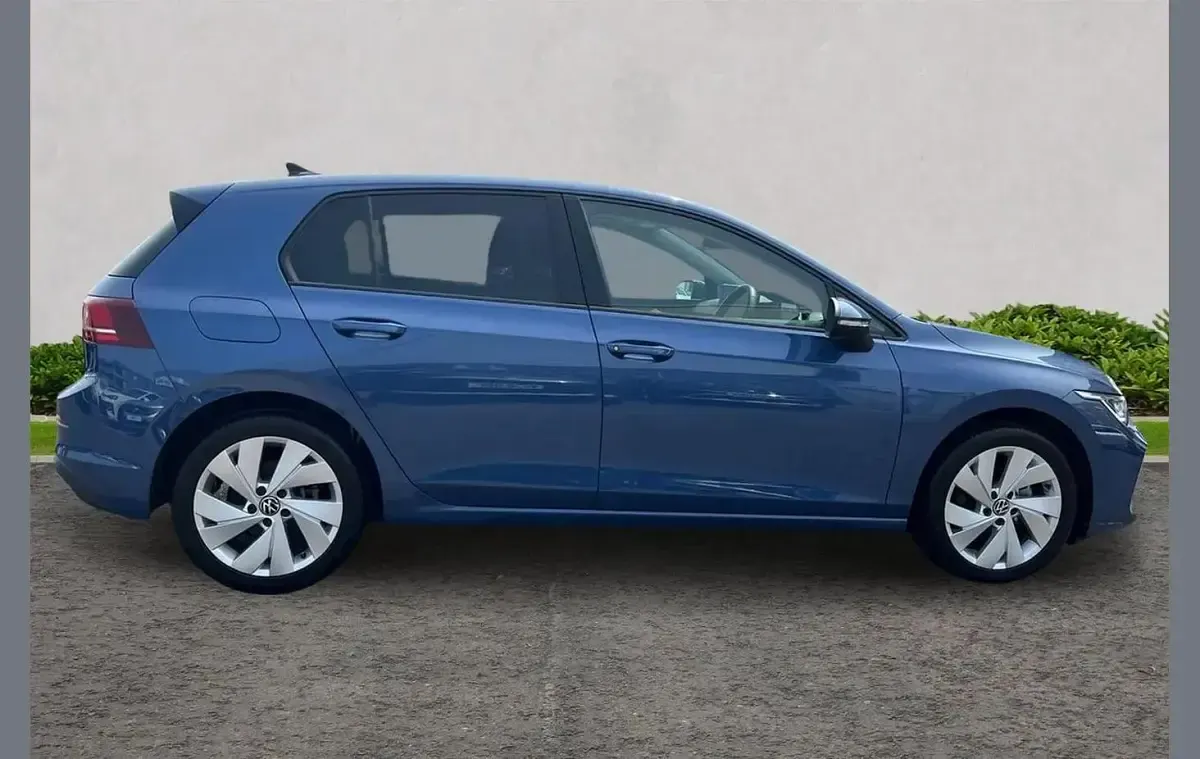 Used VW Golf VIII Match 150 HP (110 kW) 2024 Blue Hatchback