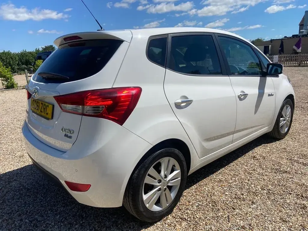 Used Hyundai ix20 Style 2011 White Hatchback