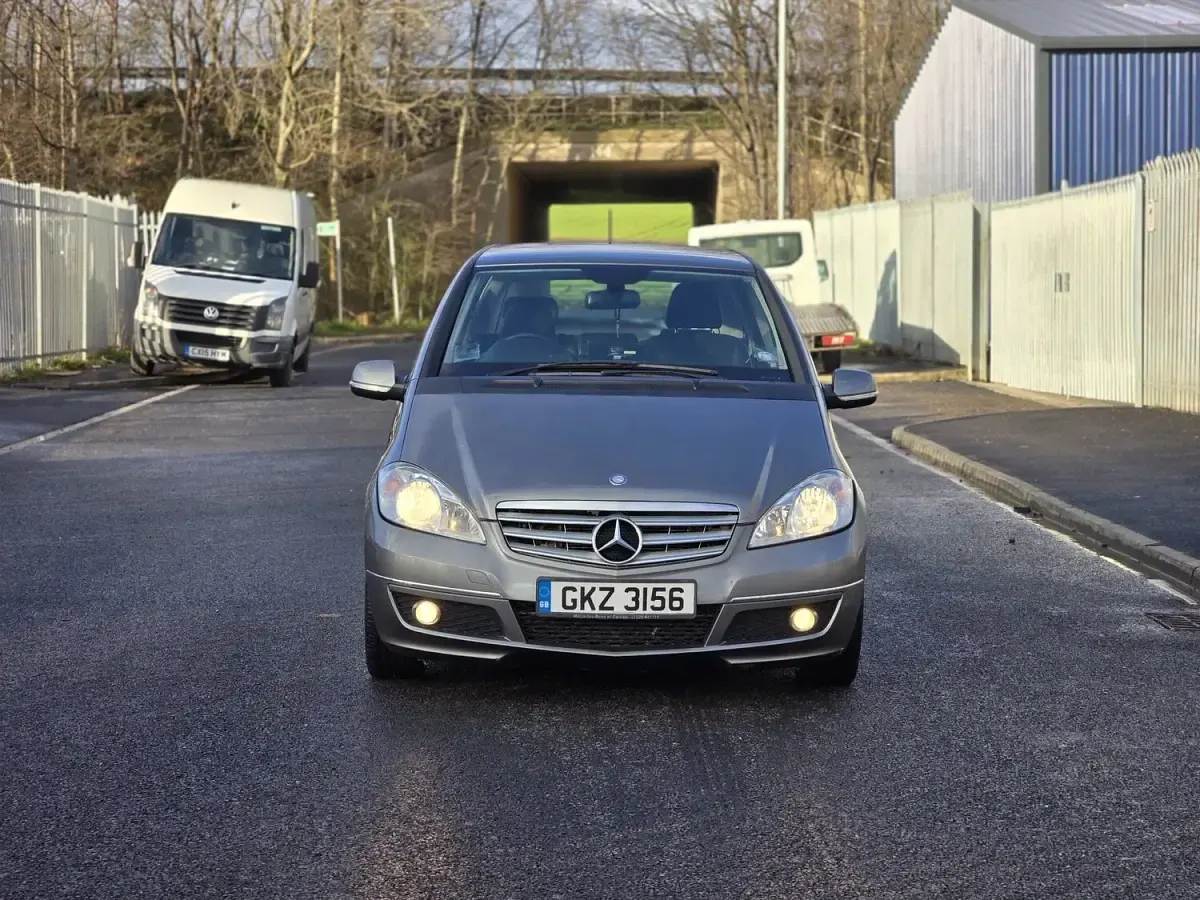 Used Mercedes A180 Avantgarde 109 HP (80 kW) 2011 Grey Hatchback