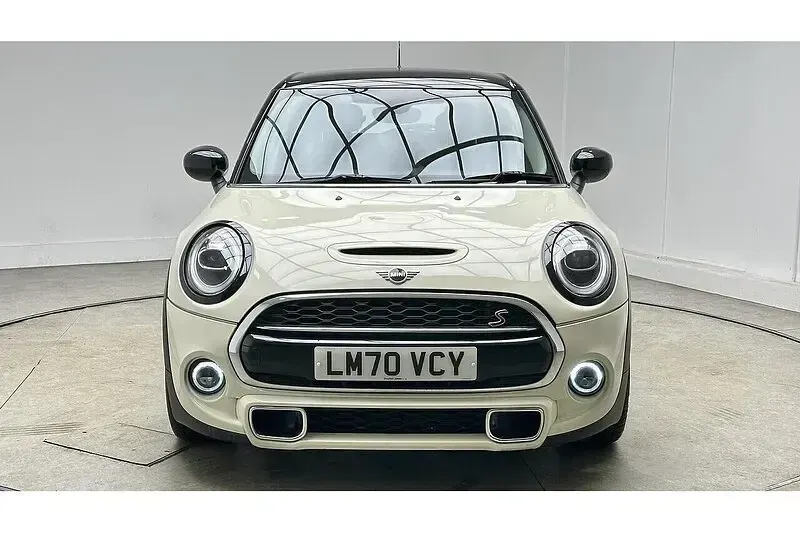 Begagnad Mini Cooper S Exclusive 192 HK (141 kW) 2020 Vit Halvkombi