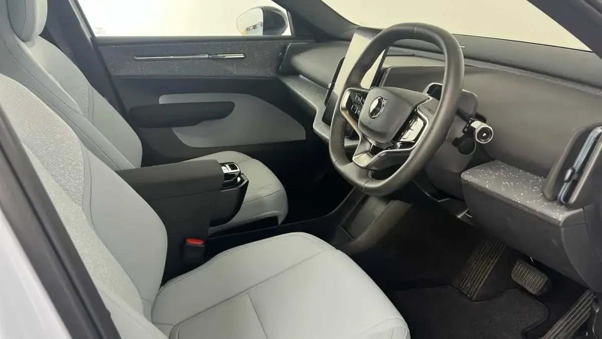 Used Volvo EX30 Ultra 200 kW (272 HP) 2025 Blue SUV
