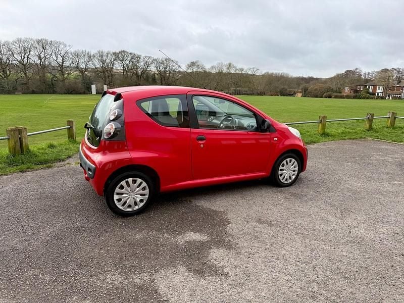 Używany Citroën C1 68 KM (50 kW) 2012 Czerwony Hatchback