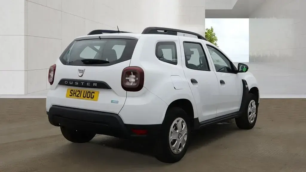 Used Dacia Duster Essentiel 100 HP (73 kW) 2021 White SUV