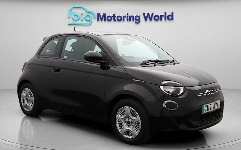 Used 2021 Fiat 500e Passion Hatchback | £10,500 (Fair price) - Image 1/4