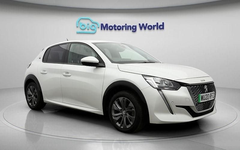 Used Peugeot e-208 Allure 100 kW (136 HP) 2020 White Hatchback