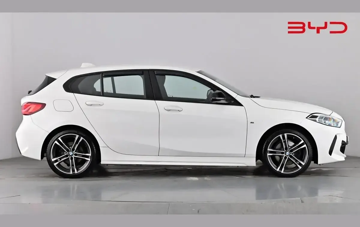 Used BMW 118 M Sport 140 HP (102 kW) 2020 Alpine white Hatchback